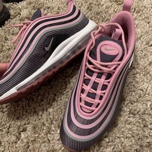 Nike AirMax 97 ultra 17 in elemental pink